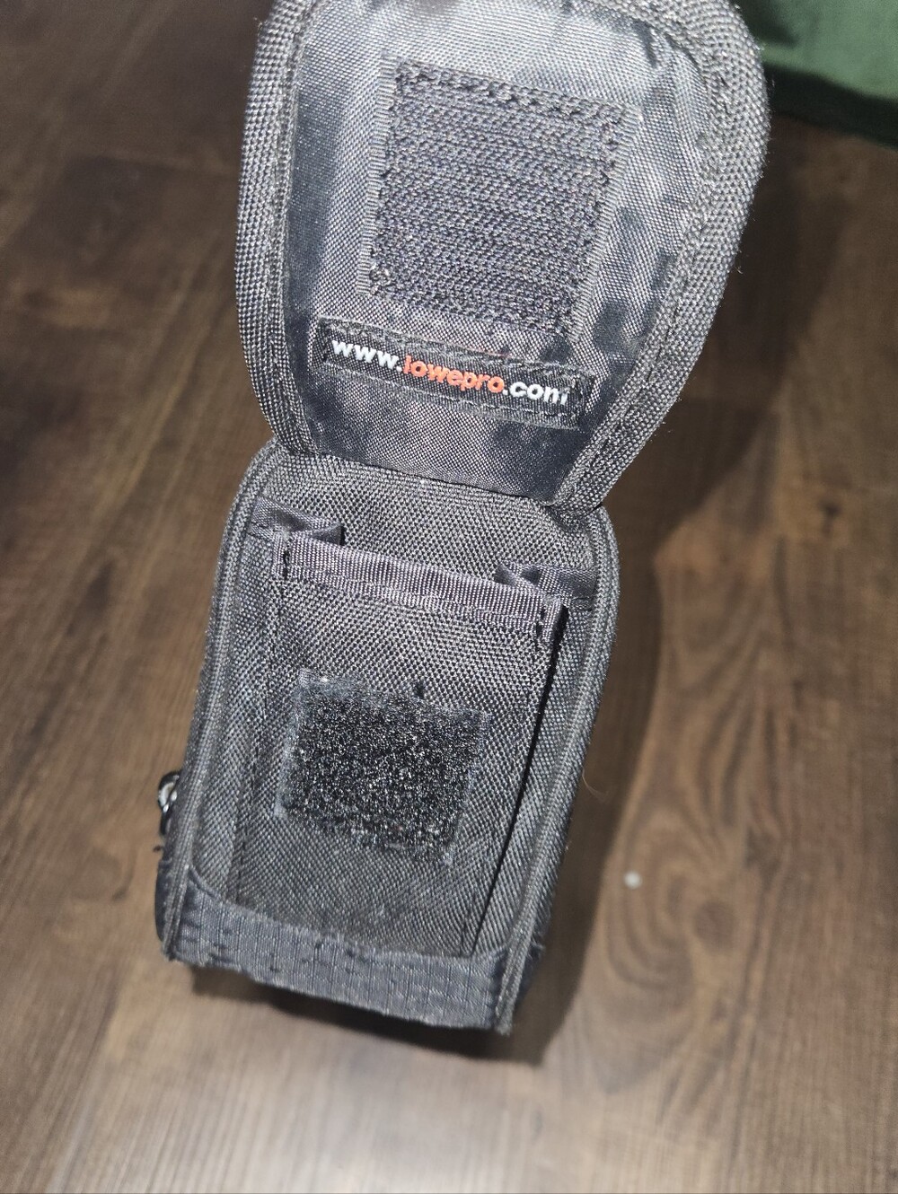 Lowepro Ridge 30 Camera Case - Picture 3 of 4
